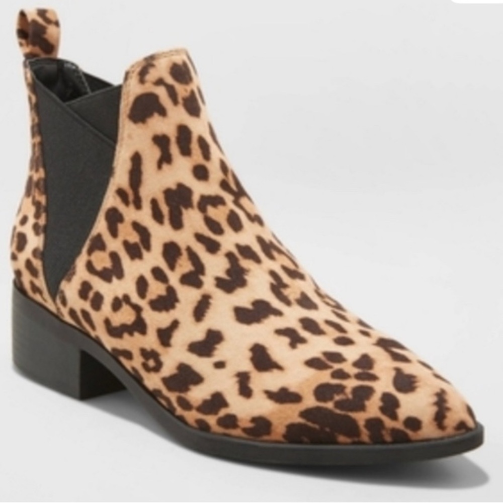 Leopard pointed toe elastic side ankle boots